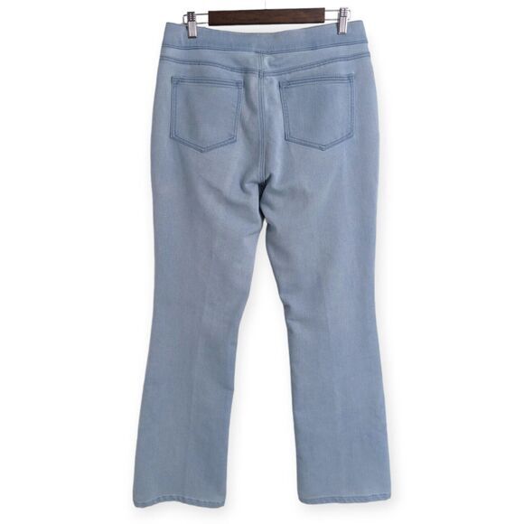 Isaac Mizrahi Divine Denim Pull-On Bootcut Jeans Women's Size 10 Light Wash Knit - Picture 2 of 7